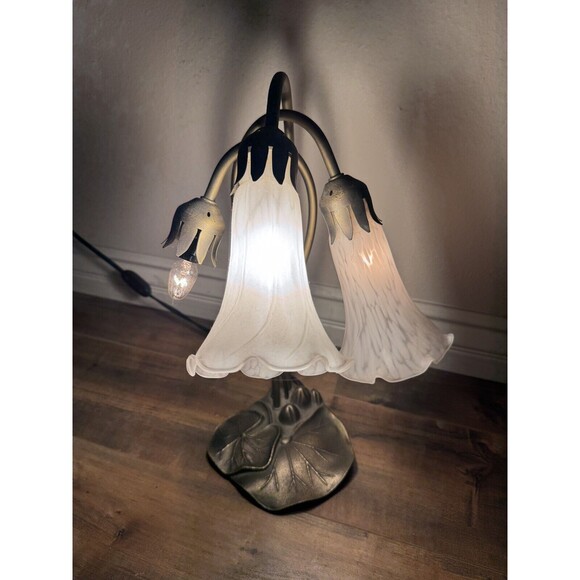 Tiffany Style Lily Pad Table 3 Lamps, 2 Frosted Art Glass Frosted Lily Shades - Picture 10 of 11